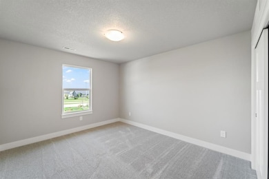 16409 Deerview Dr, Urbandale, IA 50323 - photo 3