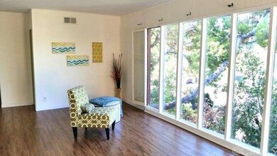 Living Room- Panoramic windows - spectacular views