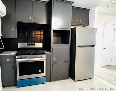 Kitchen w/ new appliances