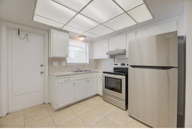 1033 NW 30th Ct unit 4, Wilton Manors, FL 33311 - photo 7