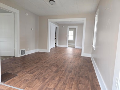 135 Seedorff St, Battle Creek, MI 49037 - photo 3