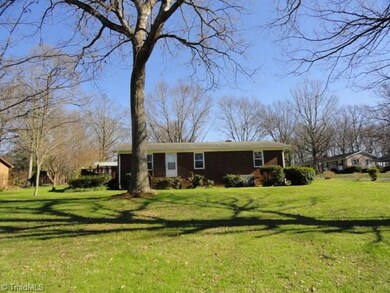 949 Uwharrie St, Asheboro, NC 27203 - photo 7