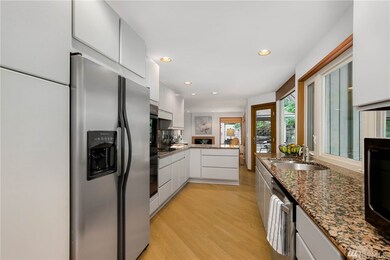 4455 E Mercer Way, Mercer Island, WA 98040 - photo 5