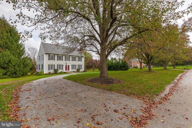 13005 Heil Manor Dr, Reisterstown, MD 21136 - photo 2