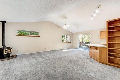 61334 Wecoma Ct, Bend, OR 97702 - photo 5