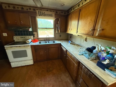 12 Garrison Rd, Elmer, NJ 08318 - photo 2