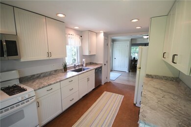 39 Chachapacasset Rd, Barrington, RI 02806 - photo 6