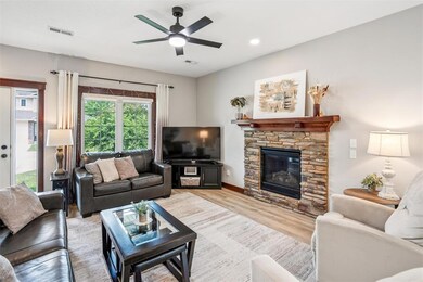 2747 NW 154th Ct, Clive, IA 50325 - photo 3