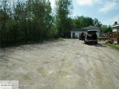 124 Halbert St, Grand Ledge, MI 48837 - photo 6