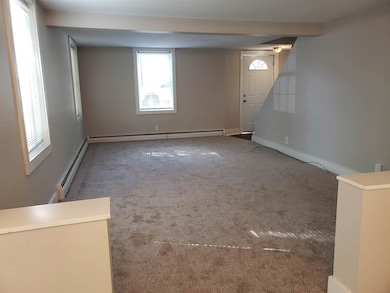 25 1/2 Fairmount St, Nashua, NH 03064 - photo 3