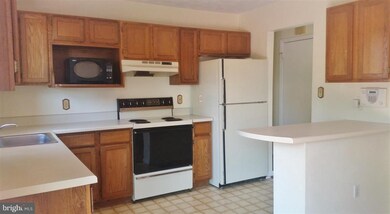 4005 Cross St, Halethorpe, MD 21227 - photo 3