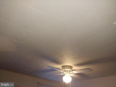 209 Kline St, Reading, PA 19611 - photo 6