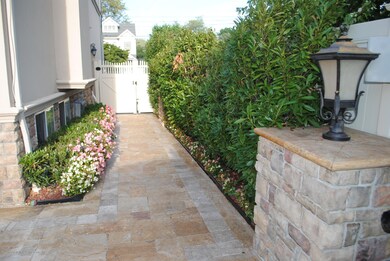 70 Archwood Ave, Staten Island, NY 10312 - photo 3