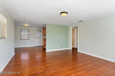 8233 Circle St S, Jacksonville, FL 32216 - photo 4