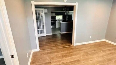 7110 Stewart St, Hitchcock, TX 77563 - photo 5