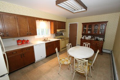 339 Horton St, Wilkes Barre, PA 18702 - photo 3