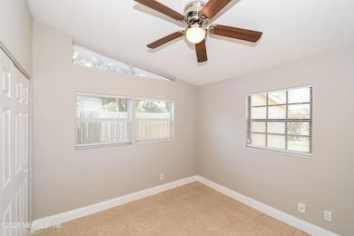 007-photo-primary-bedroom-8969410