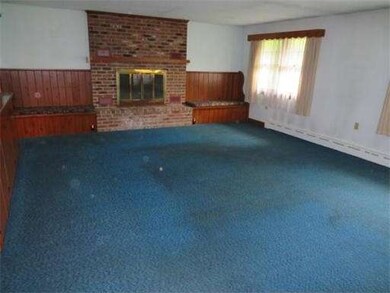 14 Bulkley St, Turners Falls, MA 01376 - photo 6