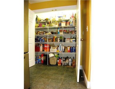 Kitchen. Pantry