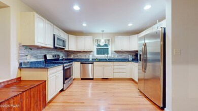 104 Wappinger Ct, Milford, PA 18337 - photo 6