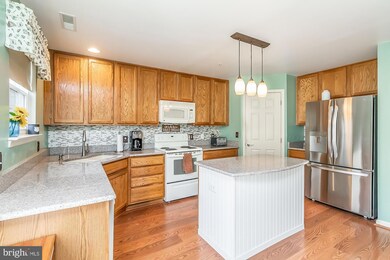 677 Hunting Fields Rd, Middle River, MD 21220 - photo 7