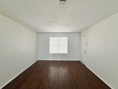 3633 N Macgregor Way unit 16, Houston, TX 77004 - photo 5