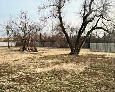 3708 Decker Dr, Moore, OK 73160 - photo 4