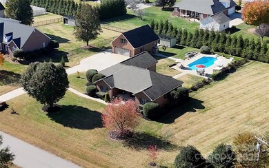 106 Seven Springs Loop, Statesville, NC 28625 - photo 2