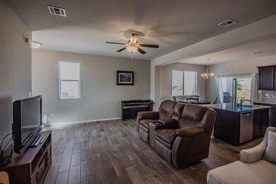 829 Valencia, Alamogordo, NM 88310 - photo 5