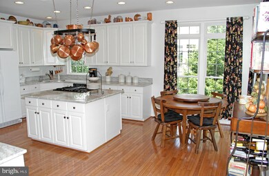 8159 Cancun Ct, Gainesville, VA 20155 - photo 4