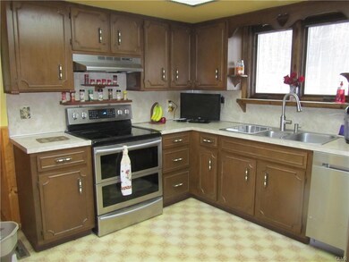 1706 Linda Ln, Allentown, PA 18103 - photo 6