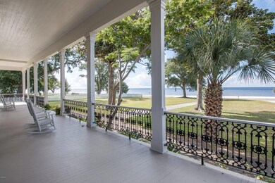 709 E Scenic Dr-104