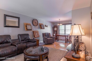 51 Swartson Ct, Albany, NY 12209 - photo 6