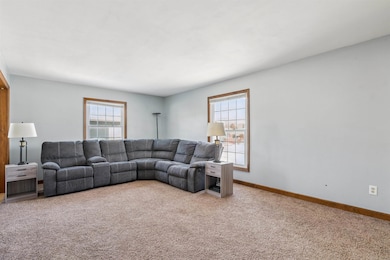 914 Lynda Rd, Waterloo, IA 50701 - photo 6