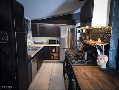 709 Evergreen Cir, Las Vegas, NV 89107 - photo 4