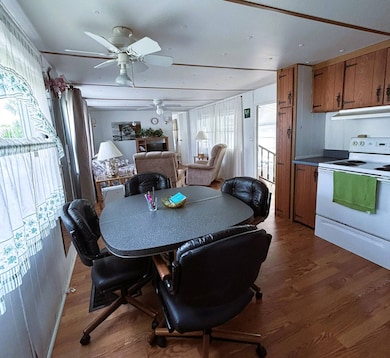 160 Phyllis Dr, Sebastian, FL 32958 - photo 5