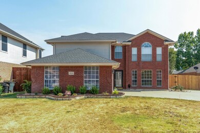 8524 Ellis Dr, North Richland Hills, TX 76182 - photo 2