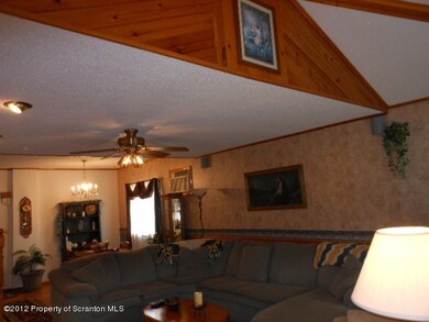 129 Townsend Ave, Swoyersville, PA 18704 - photo 4