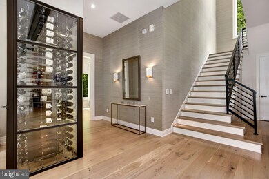 1217 Crest Ln, McLean, VA 22101 - photo 5