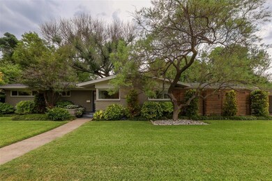 6631 Ridgemont Dr, Dallas, TX 75214 - photo 2
