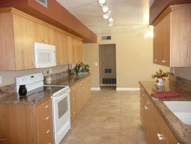 9917 W La Jolla Cir N, Sun City, AZ 85351 - photo 6