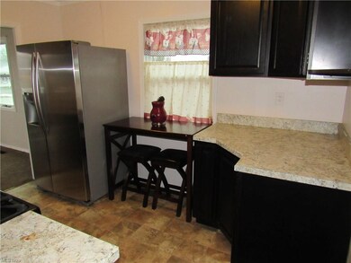 2808 Riverside Dr, Lorain, OH 44055 - photo 3