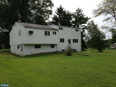 1034 Dickerson Rd, North Wales, PA 19454 - photo 7