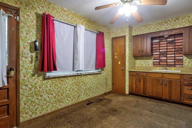 5813 Berry Ln, Evansville, IN 47710 - photo 7