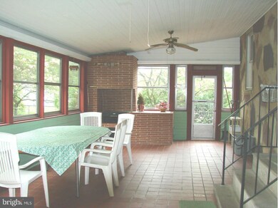 1204 Farmview Rd, Pasadena, MD 21122 - photo 2