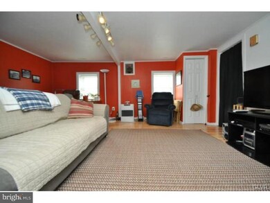 945 E Montgomery St, Allentown, PA 18103 - photo 4