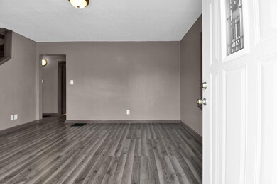 7-web-or-mls-2209-sagamore-rd
