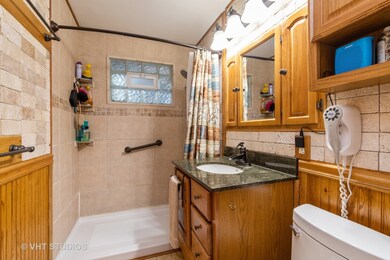 18130 Thomas Ln, Country Club Hills, IL 60478 - photo 3