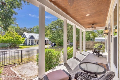 311 College St, Southport, NC 28461 - photo 4