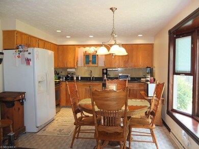 Updated eat in kitchen with Quartz siltstone count